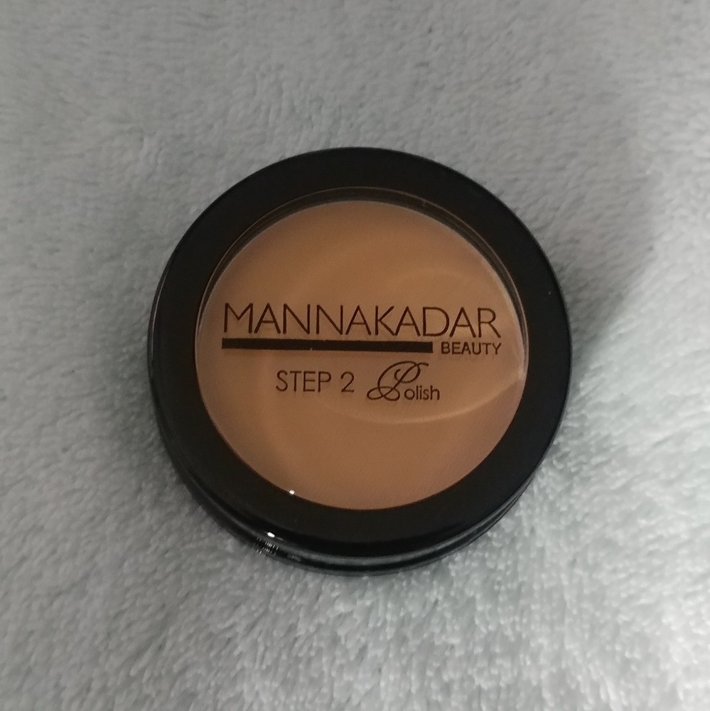 Mana Kadar Beauty Finishing Powder